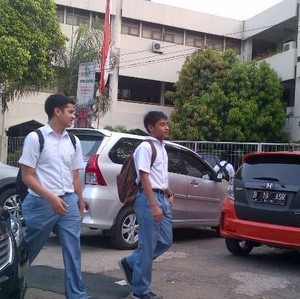 Siswa Sekolah Elite di Kelapa Gading Bawa Mobil, Ini Alasannya