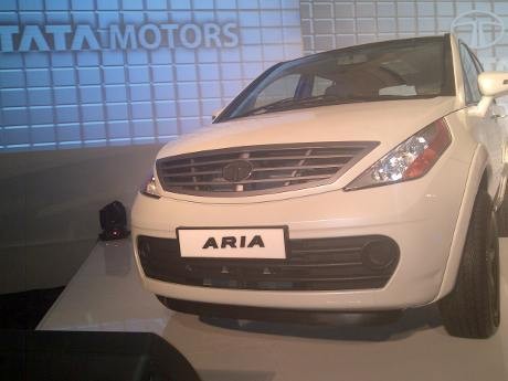 3 Mobil Tata Masih Manual, Kapan Versi Matiknya?