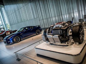 Nissan Pamerkan Puluhan Mobil