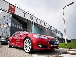 Tesla Pikat Dahlan Iskan
