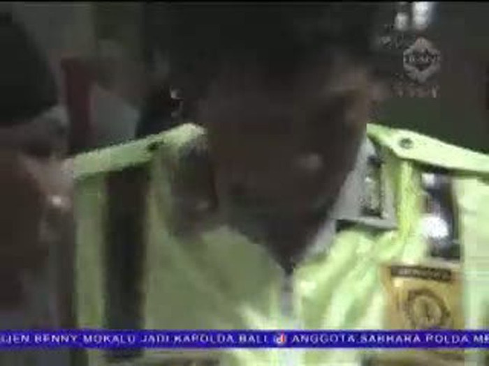 Kesal, Polisi Dipukul Obeng oleh Penjual Hanphone
