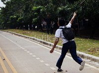 Warga geram terhadap para siswa SMP ini karena kerap menggangu ketenangan warga dan arus lalu lintas.