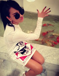 CL kini berambut hitam. (Instagram)