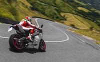 Ducati menjelaskan kalau motor ini akan menggendong mesin Superquadro terbaru yang mampu mendongkrak tenaga mesin hingga 148 hp dengan torsi 73 lb-ft. (Ducati)