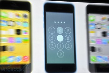     Selain sudah dibenamkan iOS 7, iPhone 5C manis ini juga dipersenjatai dengan fitur lumayan gahar gahar. Mulai dari prosesor A6, 4-inch retina display, integrated touch, full sRGB, widescreen video, 8MP iSight camera, BSI, hybrid IR filter and 5-element lens, New Facetime HD camera 1.9-micron pixel size, serta pilihan frekuensi LTE yang lebih luas.