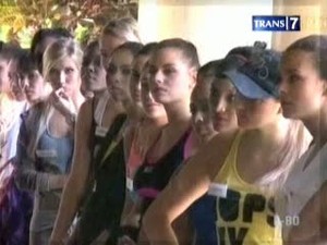 Kontestan Miss World Jalani Senam Pagi dan Uji Bakat