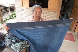 Kisah Selembar Kain Ulos Kumal Rp 5 Juta
