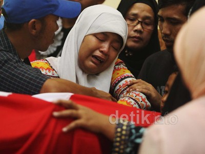 Tangis Pilu Anak Almarhum Bripka Sukardi