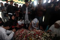 Aipda Anumerta Sukardi meninggalkan seorang istri serta tiga orang anak.