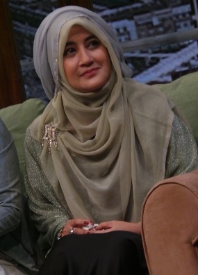 Belum Bisa Ngobrol, Dul Sambut Salam Umi Pipik