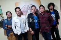 detikHOT berkesempatan untuk bertemu dengan Samsons 'baru' yang terlihat santai di basecamp mereka di kawasan Kalibata, Jakarta Selatan.  Ridho/detikHOT.