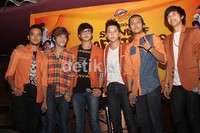 Gaya SM*SH saat hadir di acara 'Sound of Happiness Meet and Greet with SM*SH' di Plaza FX, Jakarta, Rabu (11/9/2013). Gus Mun/detikHOT.