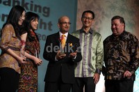 Penghargaan itu diberikan sebagai bentuk apresiasi pelanggan setia dalam mengembangkan UKM Indonesia.