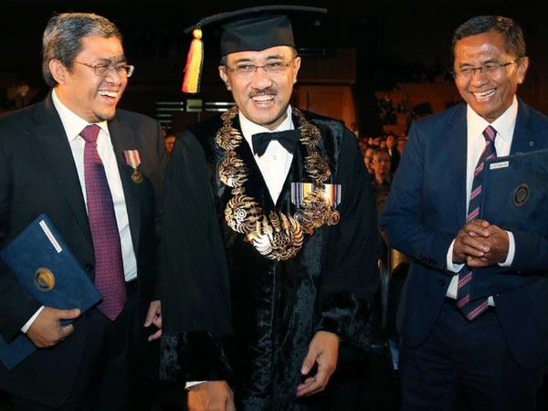 Unpad Beri  Anugerah Dahlan Iskan dan Aher