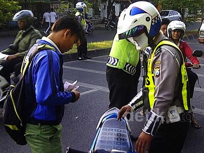 Pelajar Bermotor Dirazia