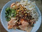 Gurih Mantap Bubur Ayam Cirebon Pak Syawal