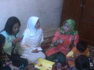 Istri Marzuki Alie Bantu Biayai Sekolah 3 Anak Alm Aipda Sukardi