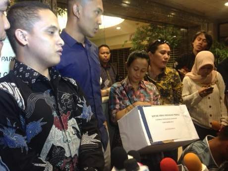 Bawa Rp 5 Juta untuk Ahmad Dhani, Utusan Farhat Abbas Diusir Satpam RSPI