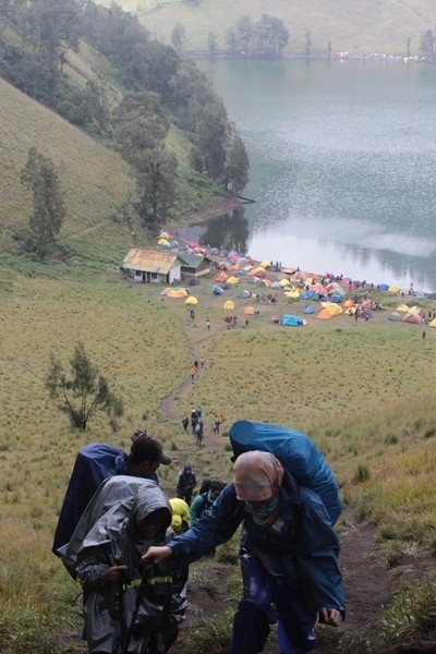 7 Gunung Paling Favorit di Indonesia