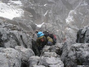 Suka Duka Para Pendaki Menggapai Puncak Carstensz
