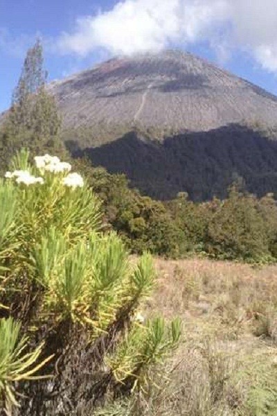 Semeru & 6 Gunung Terindah di Dunia
