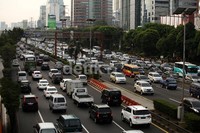 Gubernur DKI Joko Widodo (Jokowi) pun tetap tidak sependapat dengan adanya program mobil murah. Kekhawatiran Jokowi beralasan karena program itu akan membuat Jakarta semakin macet.