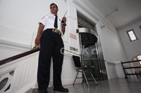 Garis polisi pun dipasang di depan pintu museum.