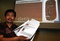 Menurut pihak museum, benda yang hilang itu yakni benda lempeng Bulan Sabit Beraksara, Lempengan Halihara, Lempengan Naga, dan Wadah Bertutup (Cepuk).