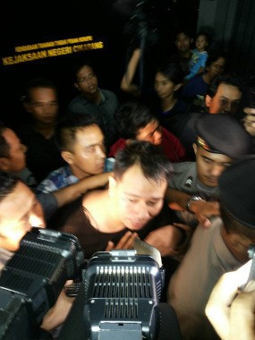Gaya Bahasa Vicky Jadi Olok-olok, Ibunda: Itu Biasa Saja