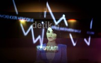 Pencatatan saham dilakukan di BEI pada 12 September 2013 dengan ticker SILO.