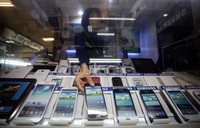 Selain dikenakan PPnBM, produk smartphone nantinya juga diharuskan menggunakan IMEI (International Mobile Equipment Identity). IMEI digunakan untuk menahan laju importasi smartphone ilegal yang jumlahnya cukup besar.