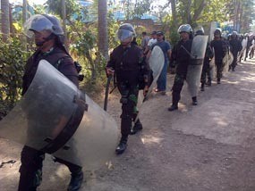Aparat Polri dan TNI Patroli di Puger Jember untuk Cegah Bentrok Susulan