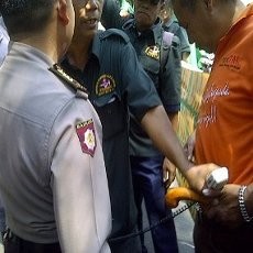 Pembacok Jaksa Sistoyo Acungkan Golok di Hadapan Polisi
