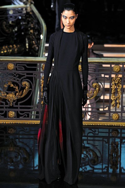 John Galliano. Fall/Winter 2013. Paris Fashion Week 2013. [Photo by Pascal Le Segretain/Getty Images]