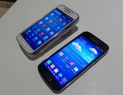 Si Mungil Galaxy S4 Mini dan S4 Zoom