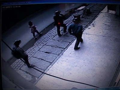 Polisi Pelajari CCTV Perampokan Toko Emas di Medan