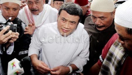 Setelah Angel Lelga, Kini Giliran Rhoma Irama Besuk Dul