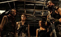 Riddick juga harus berhadapan dengan para bounty hunter yang mengincar nyawanya. Jan Thijs/Universal Pictures.