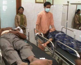 Isuzu Elf Masuk Jurang, 14 Orang Luka dan 1 Tewas