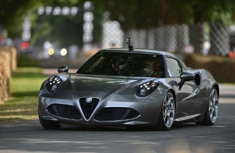 Alfa Romeo Yakin Sport Car Mereka Bakal Laris Manis