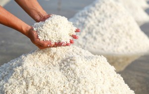 Ternyata Benar! Taburan Garam Bikin Semangka dan Kopi Lebih Enak!