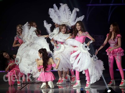 Meriahnya Konser Serba Pink SNSD!