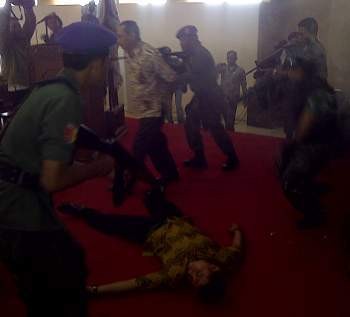 Alumni Menwa Latihan Lumpuhkan Peneror