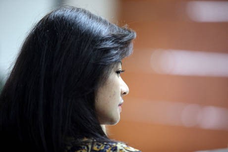 Butuh Duit, Vitalia Jual Perhiasan, Tas LV dan iPhone dari Fathanah