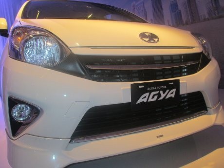 Menjamah Mobil Murah Toyota di Kota Kembang