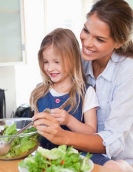Mengajak Anak Memasak di Dapur? Perhatikan Hal Ini Agar Aman