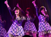 Dalam rangka ulang tahun teater yang pertama, JKT48 menggelar konser 'Revival Pajama Drive'. (detikHOT)