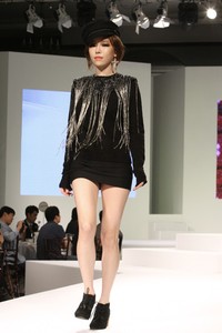 Kesan seksi memang tak lepas dari Gain. TenAsia/Paeng Hyun-jun.