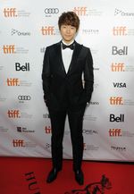 Junho 2PM Eksis di Festival Film Toronto