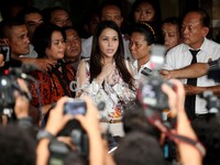 Saya hanya melakukan pemeriksaan biar nanti pihak polisi yang menjelaskan, kilahnya.